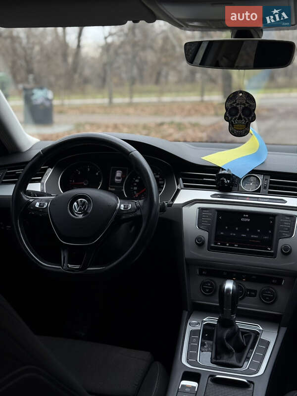 Седан Volkswagen Passat 2014 в Киеве фото 7 Седан Volkswagen Passat 2014 в Киеве