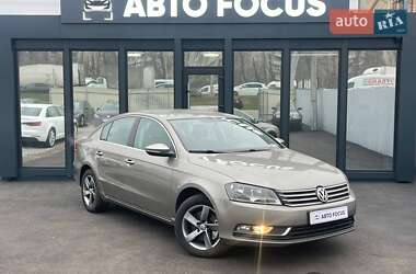 Седан Volkswagen Passat 2013 в Києві