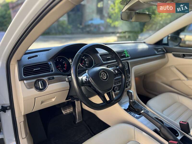 Седан Volkswagen Passat 2017 в Львове фото 16 Седан Volkswagen Passat 2017 в Львове
