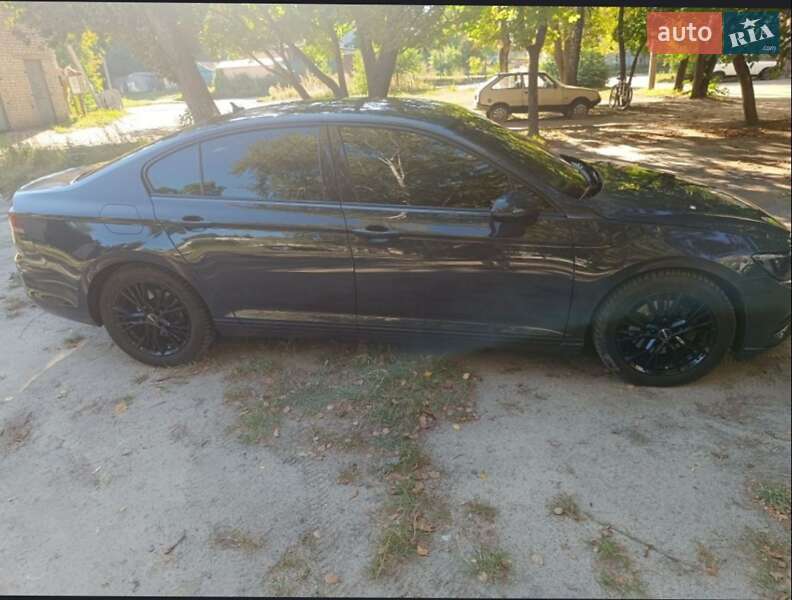 Седан Volkswagen Passat 2017 в Шостке