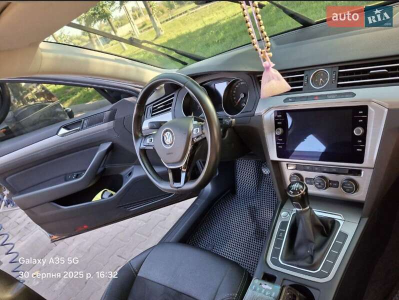 Седан Volkswagen Passat 2017 в Шостке