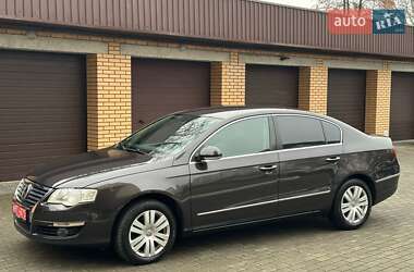 Седан Volkswagen Passat 2006 в Луцьку