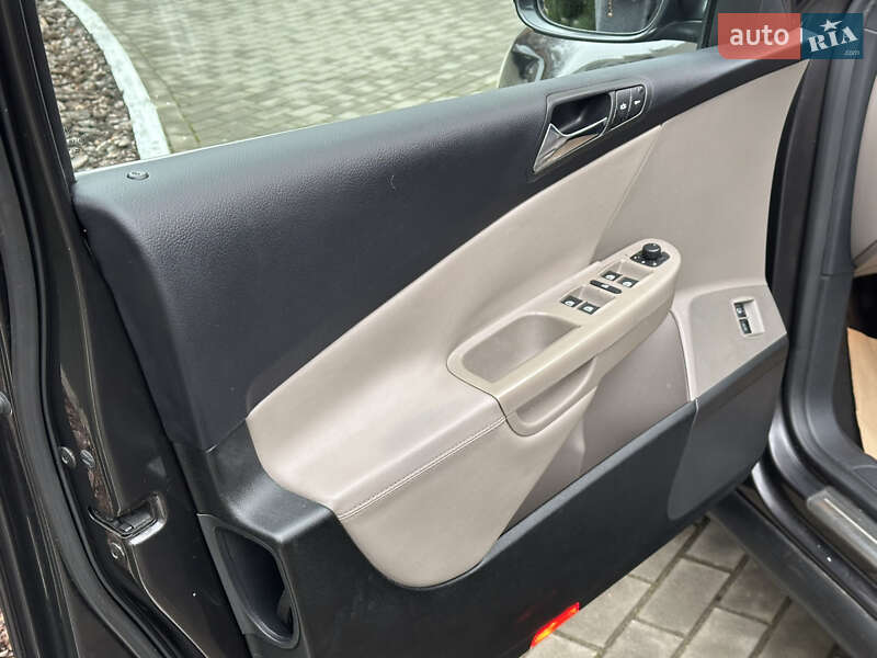 Седан Volkswagen Passat 2006 в Луцьку фото 19 Седан Volkswagen Passat 2006 в Луцьку