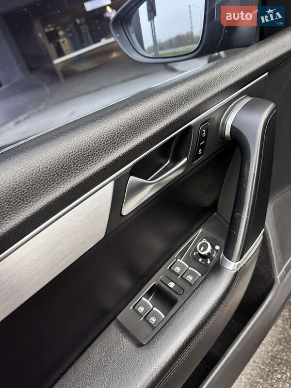 Седан Volkswagen Passat 2013 в Киеве