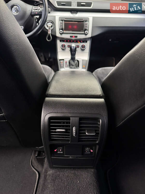 Седан Volkswagen Passat 2013 в Киеве