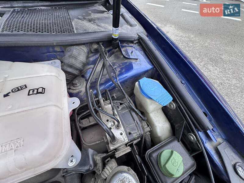 Универсал Volkswagen Passat 2003 в Киеве фото 28 Универсал Volkswagen Passat 2003 в Киеве