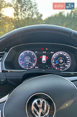 Універсал Volkswagen Passat 2015 в Ужгороді