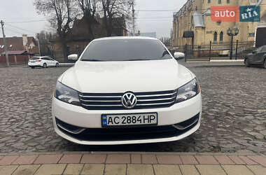 Седан Volkswagen Passat 2013 в Луцьку