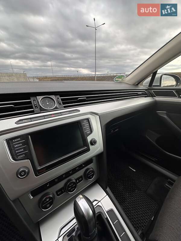 Универсал Volkswagen Passat 2016 в Львове