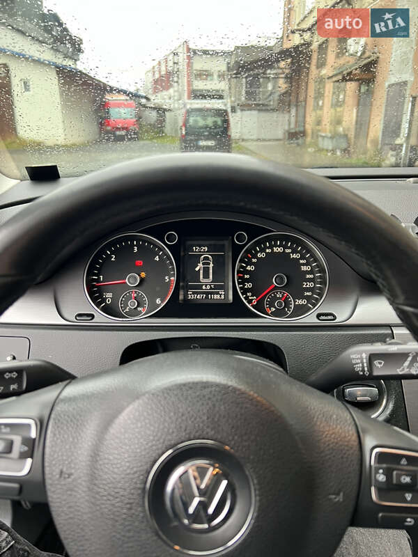 Универсал Volkswagen Passat 2011 в Киеве