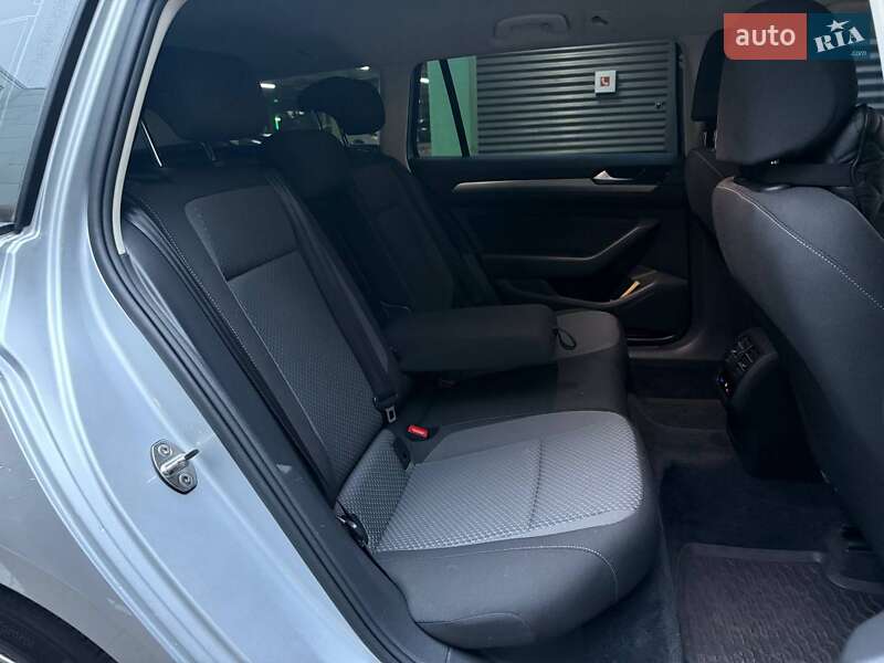 Универсал Volkswagen Passat 2016 в Киеве фото 9 Универсал Volkswagen Passat 2016 в Киеве