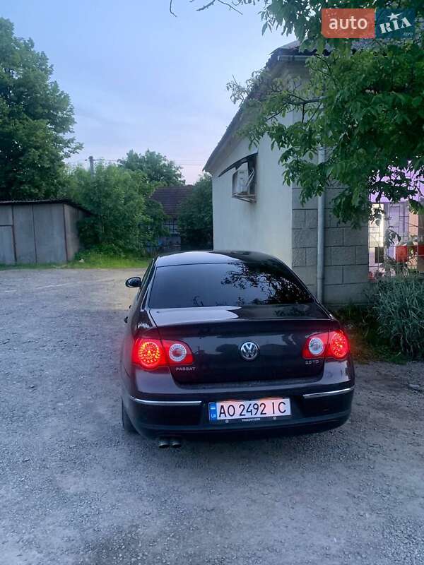 Седан Volkswagen Passat 2006 в Ужгороде