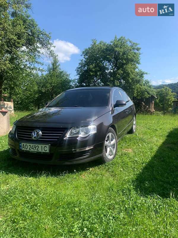 Седан Volkswagen Passat 2006 в Ужгороде