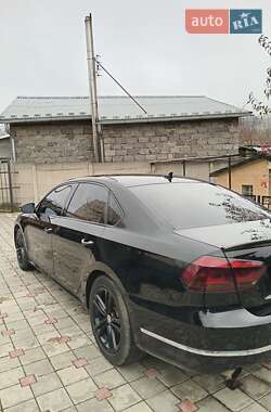 Седан Volkswagen Passat 2012 в Черновцах