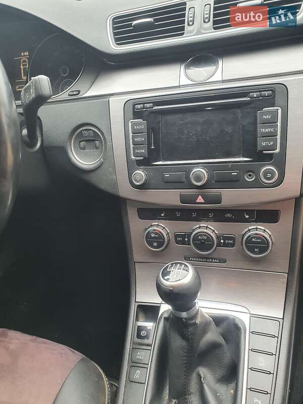Универсал Volkswagen Passat 2012 в Ровно
