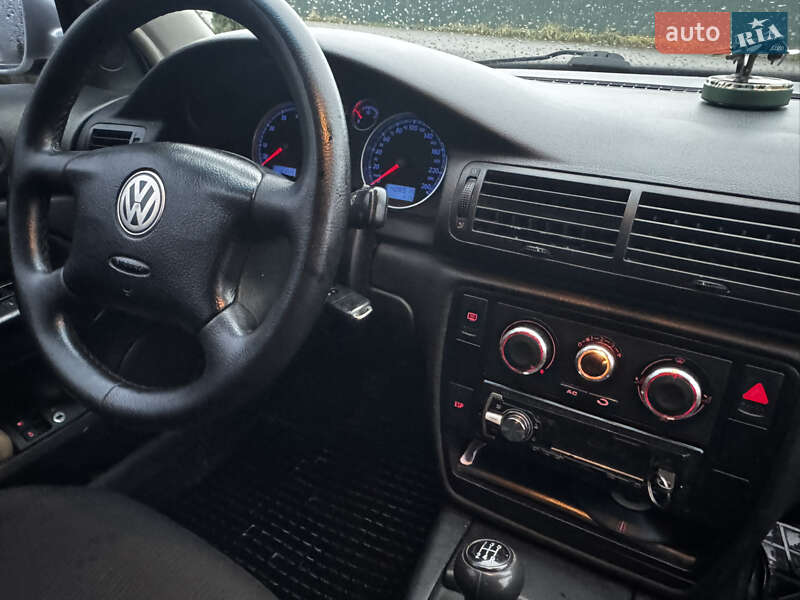 Седан Volkswagen Passat 2001 в Берегомете