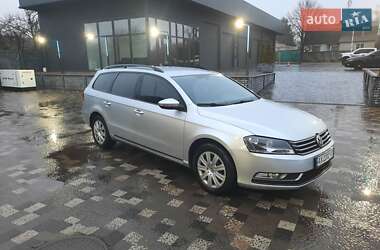 Універсал Volkswagen Passat 2014 в Харкові