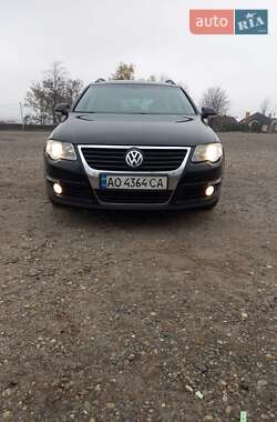 Універсал Volkswagen Passat 2010 в Ужгороді