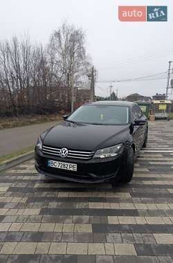 Седан Volkswagen Passat 2013 в Львові