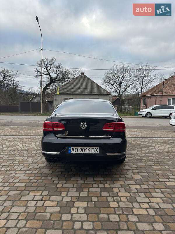 Седан Volkswagen Passat 2011 в Ужгороде