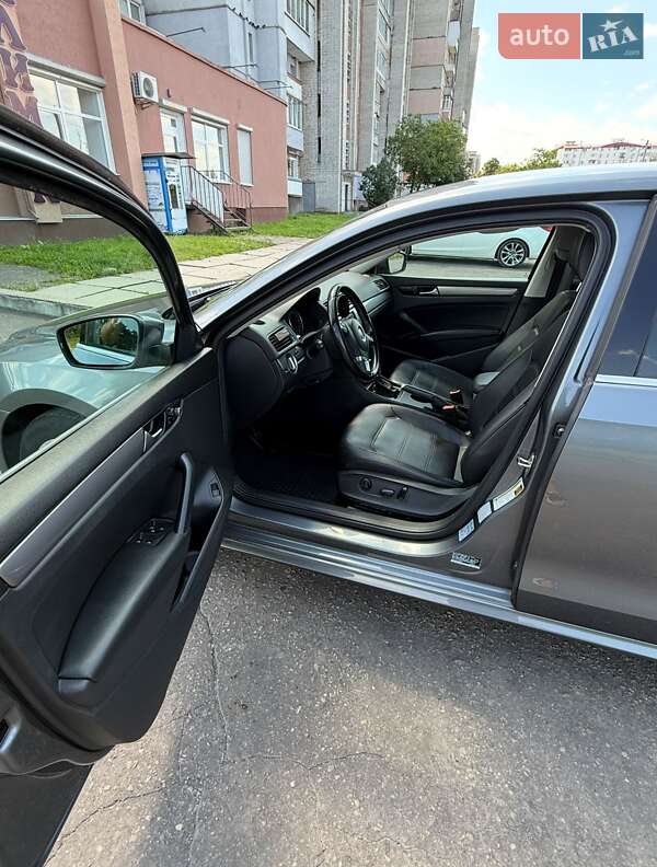 Седан Volkswagen Passat 2015 в Шептицькому