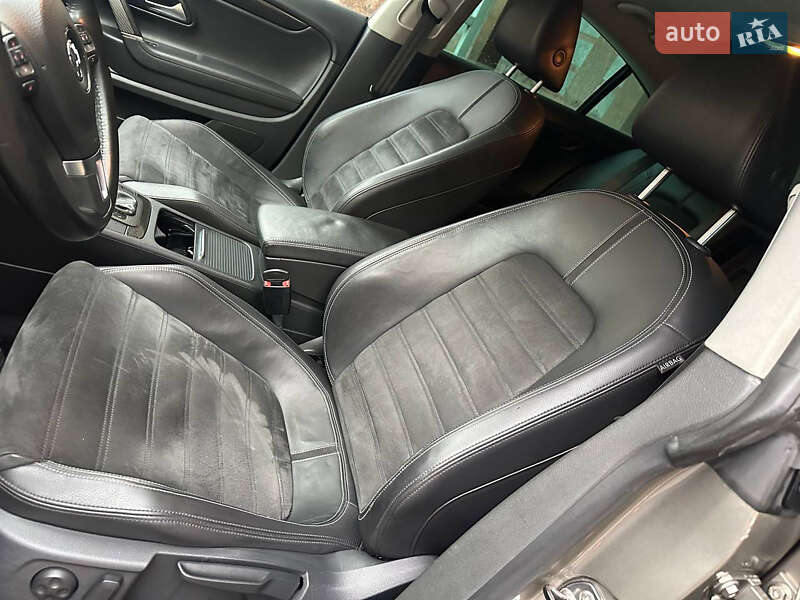 Седан Volkswagen Passat 2011 в Киеве