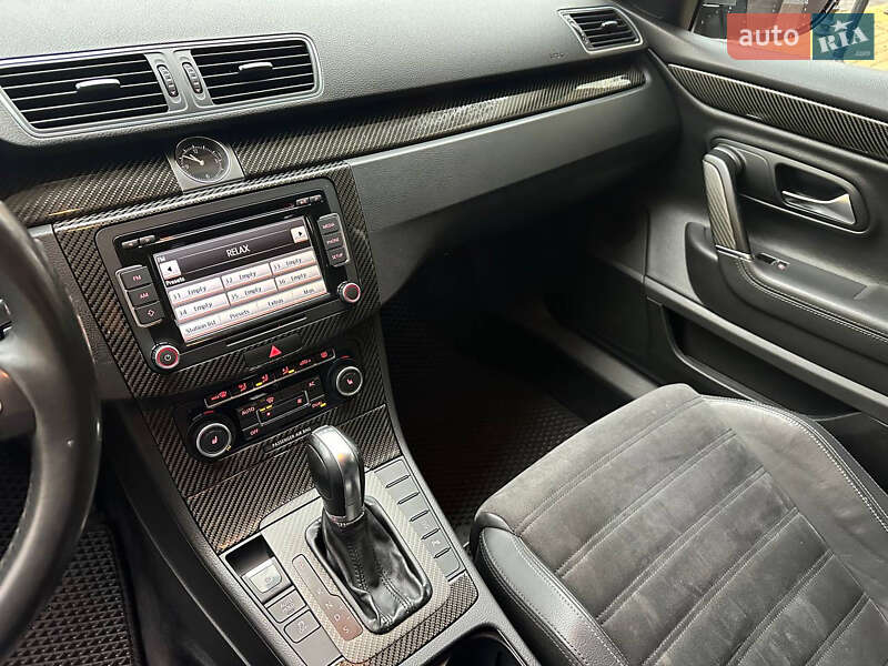 Седан Volkswagen Passat 2011 в Киеве