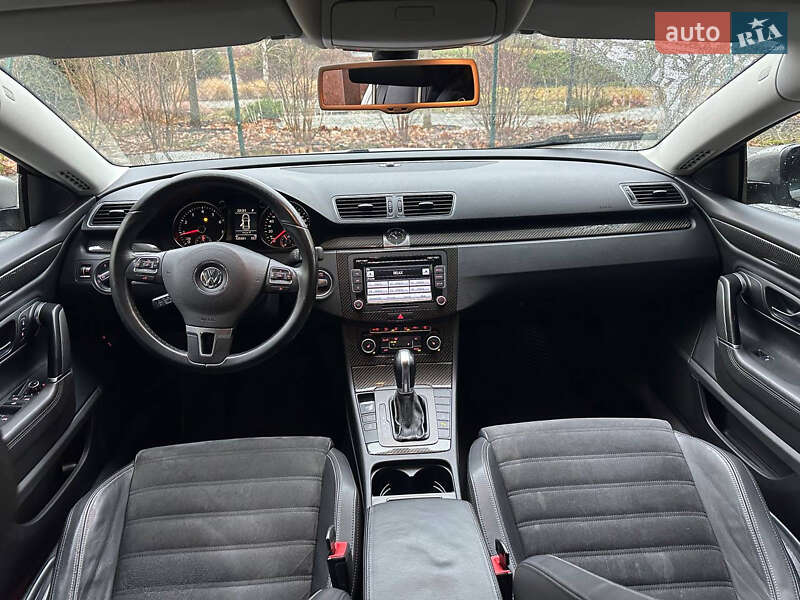 Седан Volkswagen Passat 2011 в Киеве