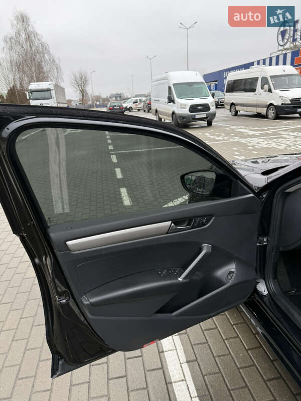 Седан Volkswagen Passat 2021 в Ковеле