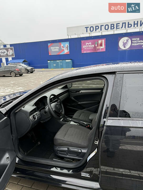Седан Volkswagen Passat 2021 в Ковеле