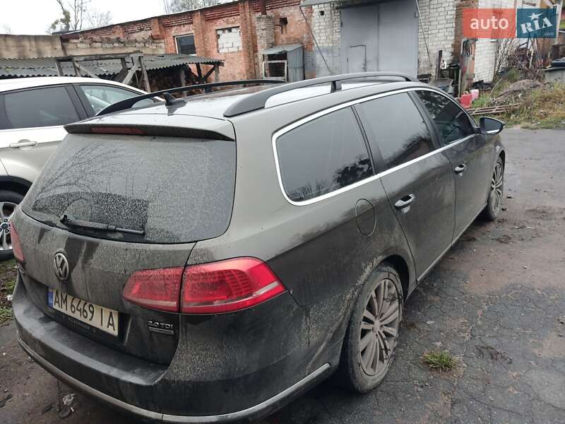 Універсал Volkswagen Passat 2014 в Житомирі