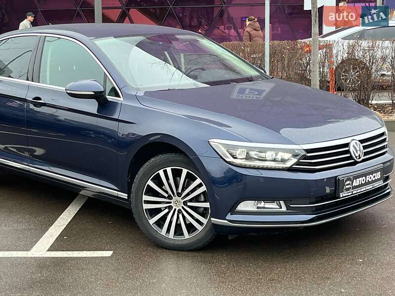 Седан Volkswagen Passat 2017 в Києві