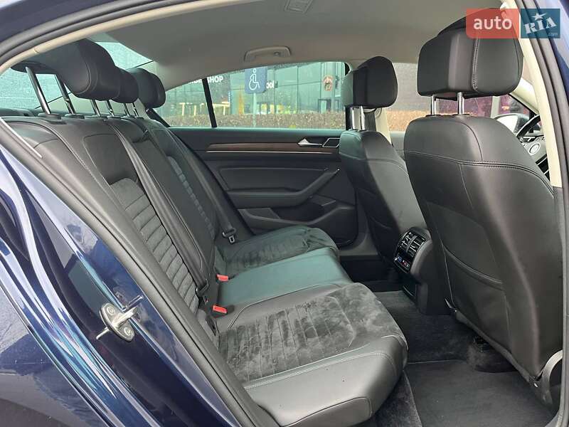 Седан Volkswagen Passat 2017 в Києві