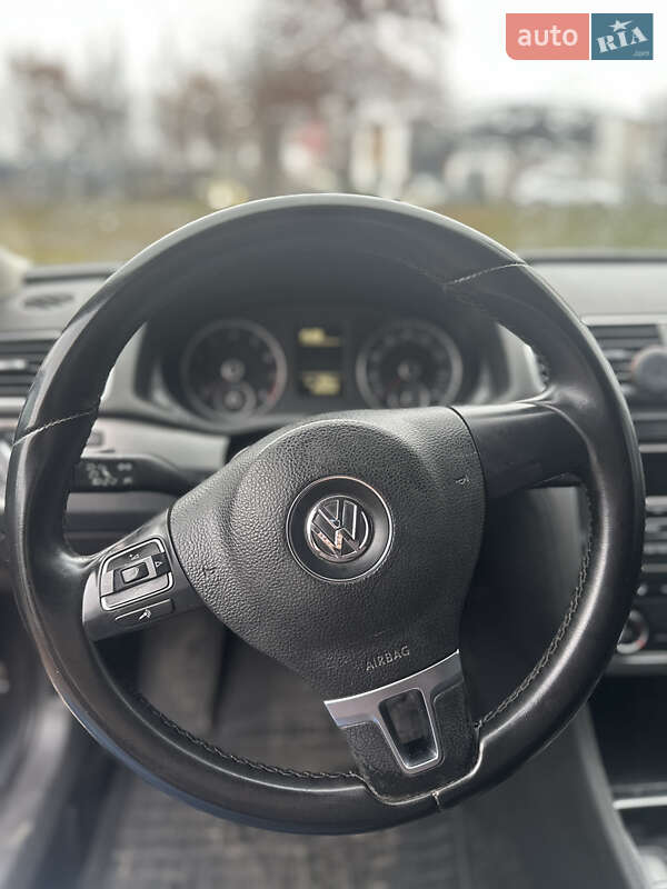 Седан Volkswagen Passat 2014 в Чернигове