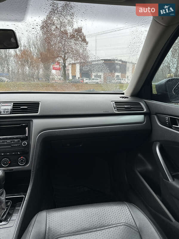 Седан Volkswagen Passat 2014 в Чернигове