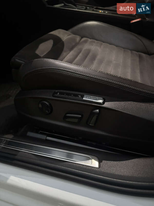 Седан Volkswagen Passat 2015 в Николаеве