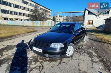 Універсал Volkswagen Passat 2003 в Воловцю
