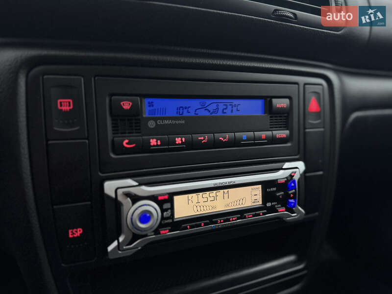 Универсал Volkswagen Passat 2001 в Киеве