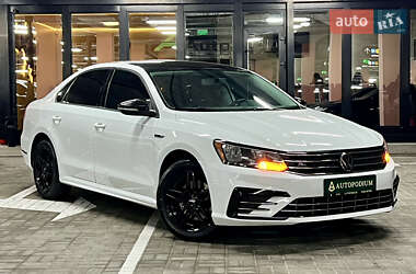 Седан Volkswagen Passat 2018 в Києві