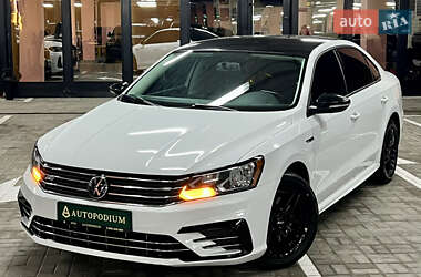 Седан Volkswagen Passat 2018 в Києві