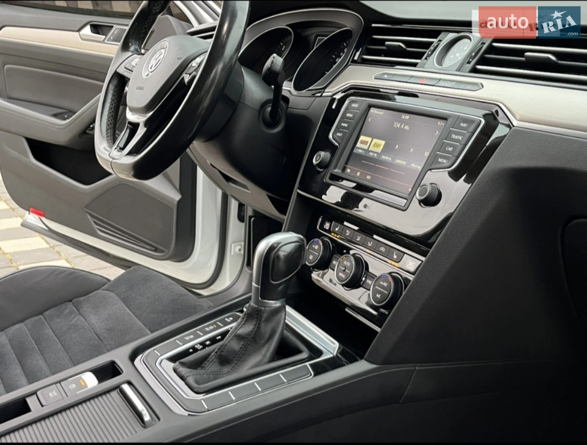 2016 Volkswagen Passat - мініатюра 25