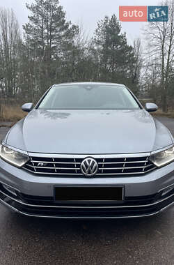 Седан Volkswagen Passat 2018 в Киеве