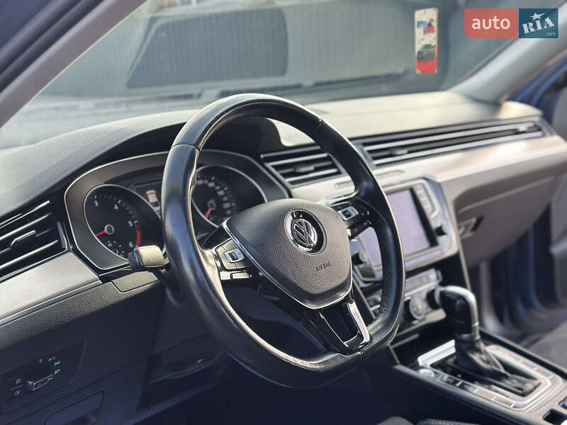 Седан Volkswagen Passat 2016 в Береговому фото 16 Седан Volkswagen Passat 2016 в Береговому