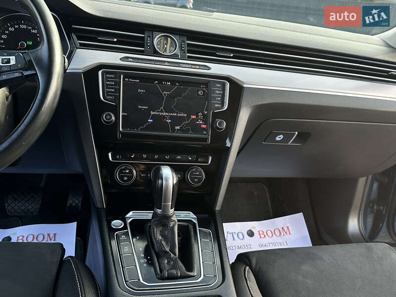 Седан Volkswagen Passat 2016 в Береговому фото 23 Седан Volkswagen Passat 2016 в Береговому