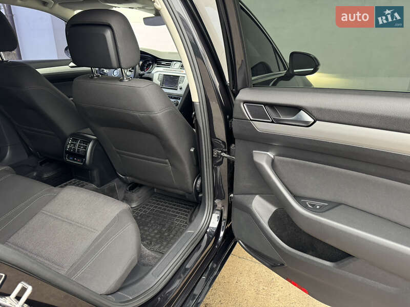 Седан Volkswagen Passat 2015 в Звягеле фото 31 Седан Volkswagen Passat 2015 в Звягеле