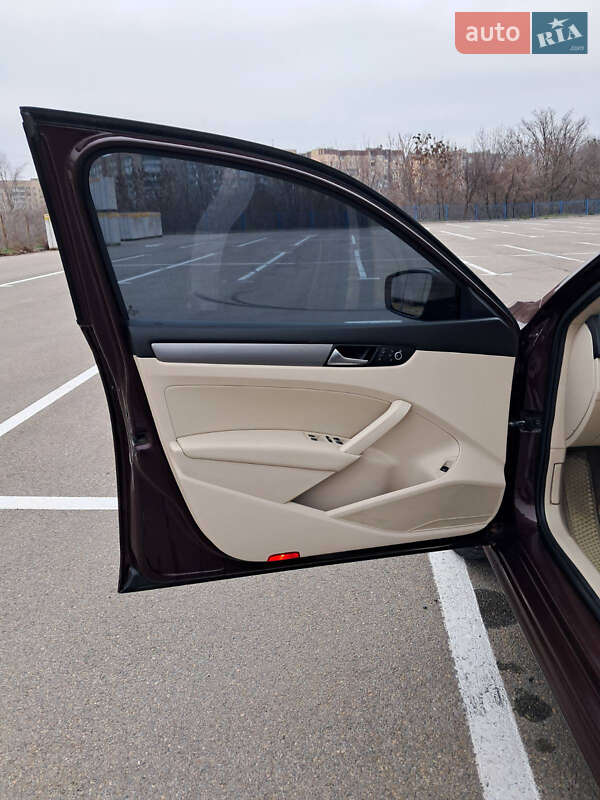 Седан Volkswagen Passat 2014 в Кривом Роге