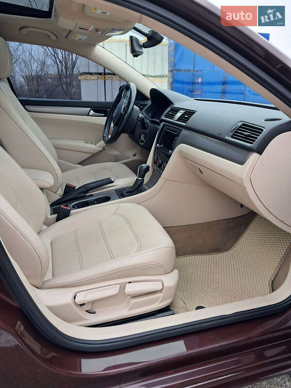 Седан Volkswagen Passat 2014 в Кривом Роге