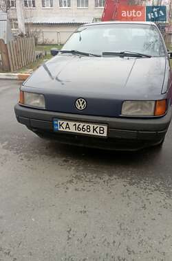Седан Volkswagen Passat 1992 в Калинівці