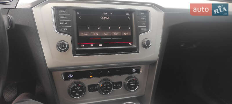 Универсал Volkswagen Passat 2015 в Киеве