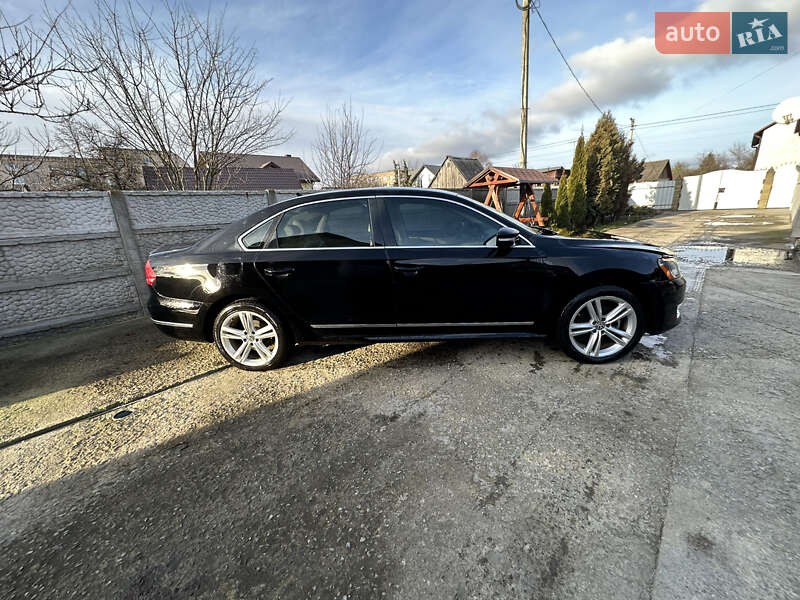 Седан Volkswagen Passat 2014 в Ровно